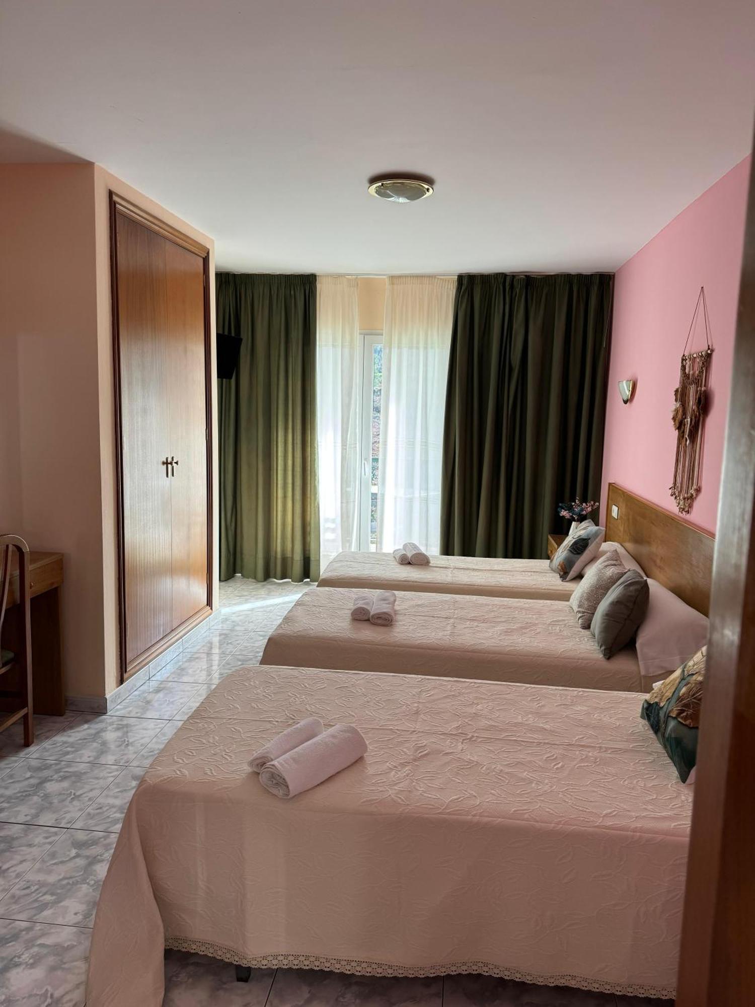Hotel Campestre Chamuinas Pontevedra Room photo