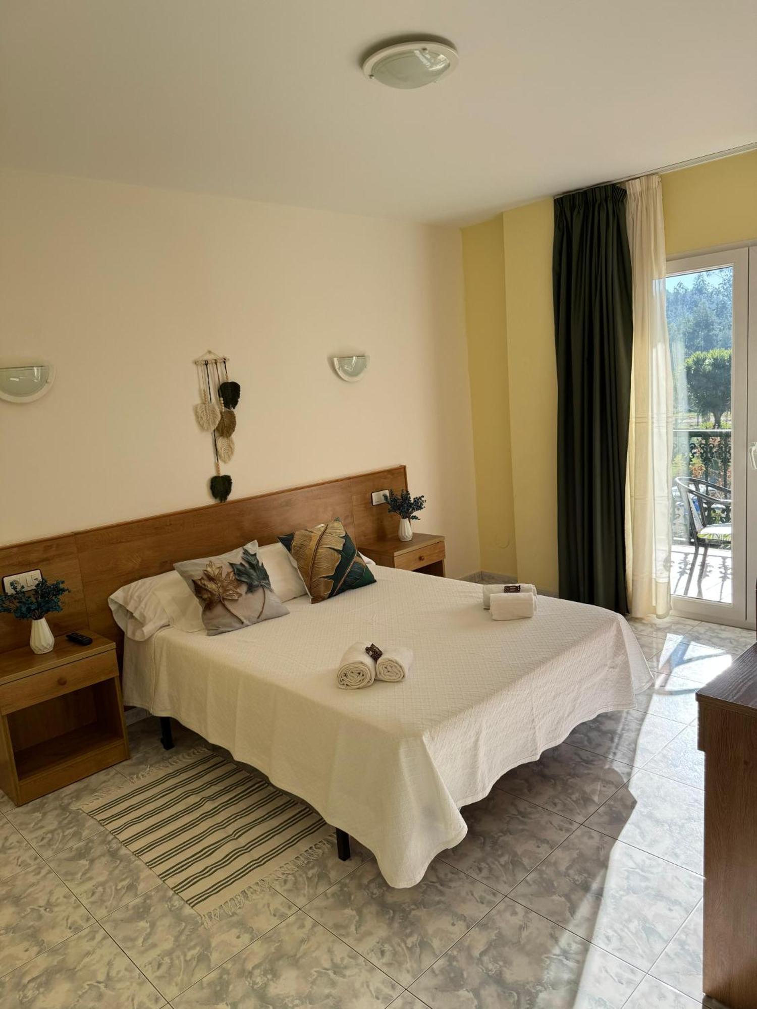 Hotel Campestre Chamuinas Pontevedra Room photo